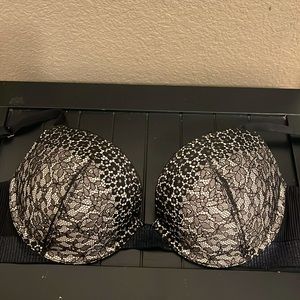 Victoria secret 34D very sexy push up bra